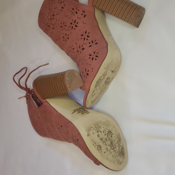 Shoe Dazzle high heel shoes - Picture 7 of 10